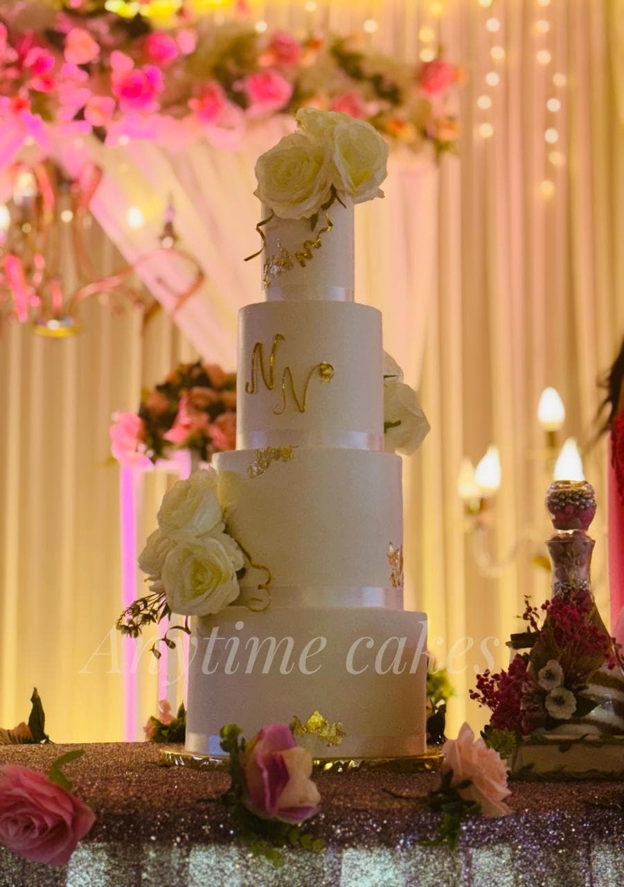 Elegant wedding cakes crafted by Rachel for Mauritius weddings